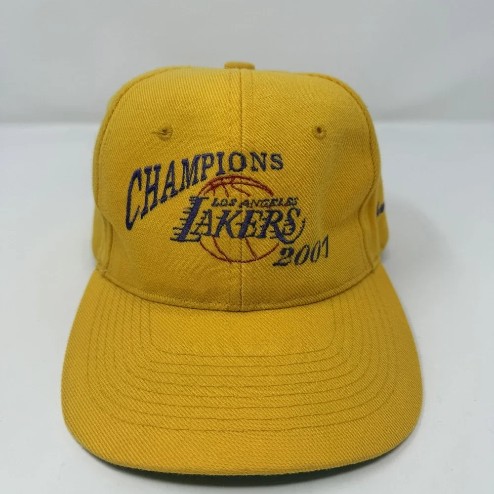 Vintage Los Angeles Lakers Hat Cap Strap Back Mens NBA Basketball Champions 2001